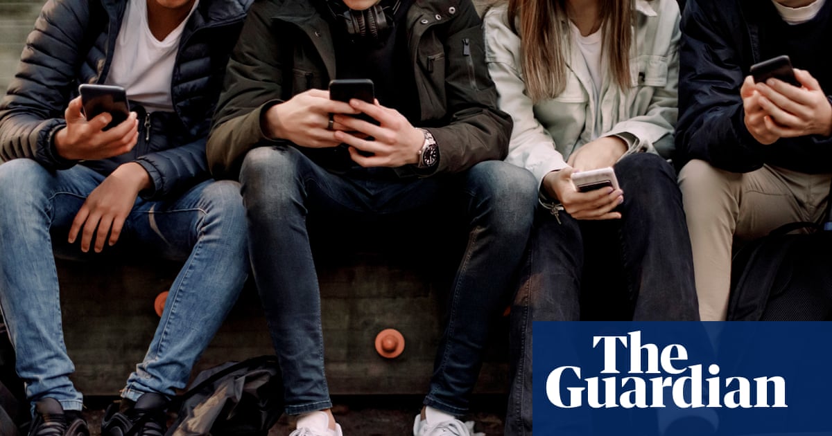 No ‘snowflakes’: mental health review says today’s youth have it harder and harms are real | Young people